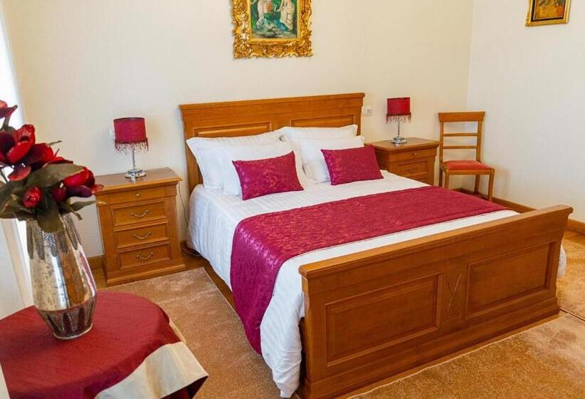 ガーデンビュースタンダードルーム, Elegância & Carros