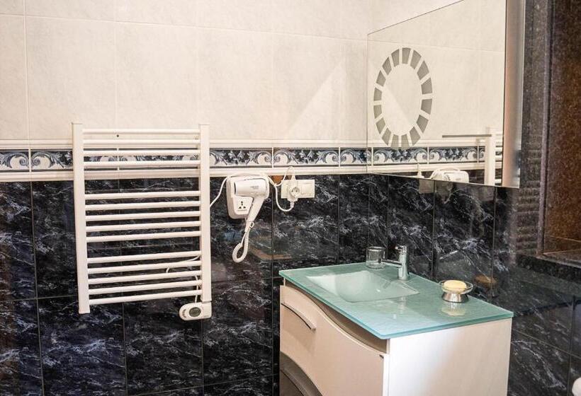 エコノミールーム, Elegância & Carros