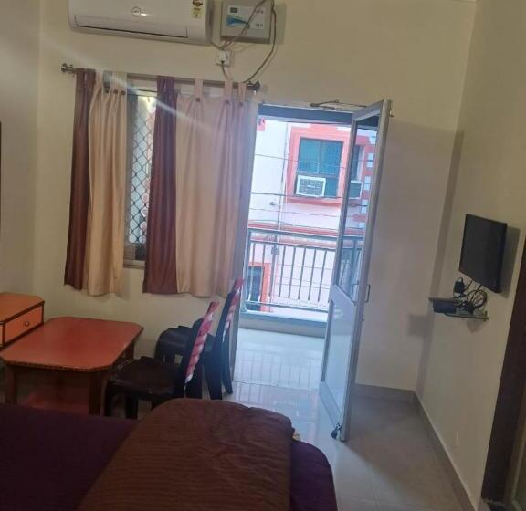 Deluxe Room, Goroomgo Hotel Rajeshwari Puri Near Sea Beach