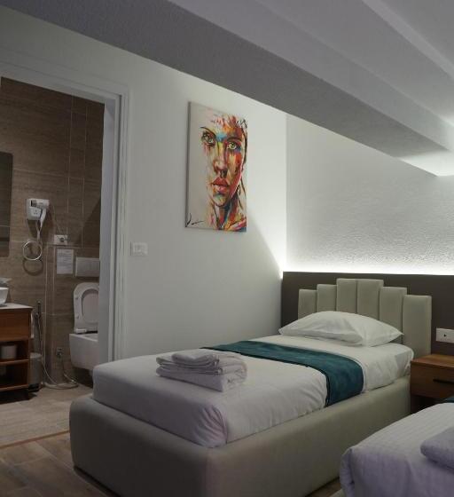 חדר סטנדרט לשלושה, Iseberi