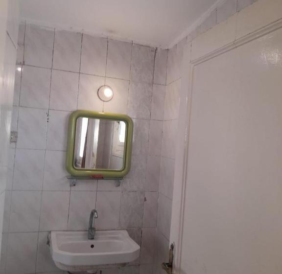 اتاق استاندارد سه نفره, Lotus