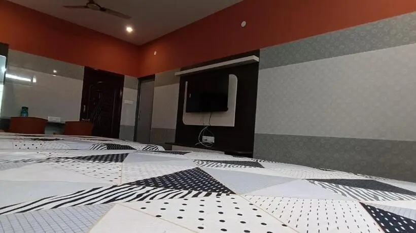 バルコニー付スイート, Sathyam Resorts