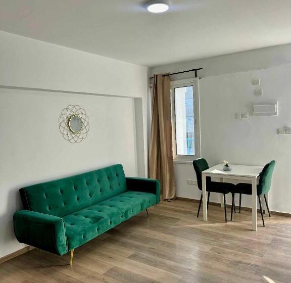 Apartamento 1 Dormitório com Sacada, M Hotel Apartments