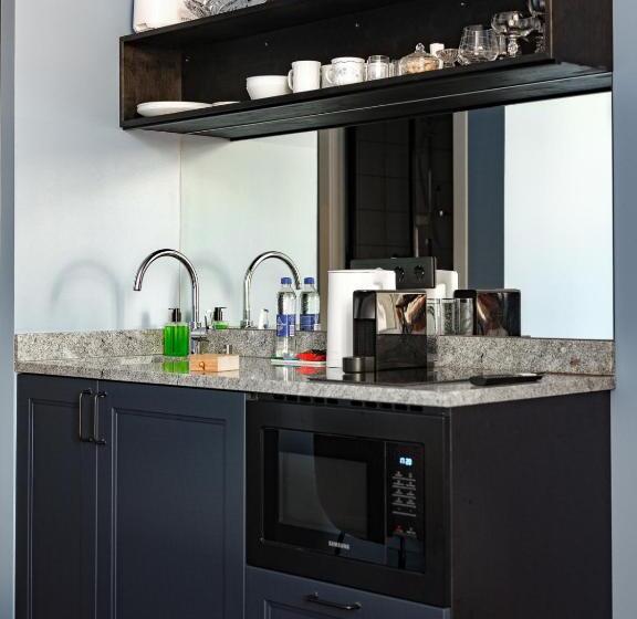 استودیوی استاندارد, Miro Rooms Center   Quiet Chic, Self Check In