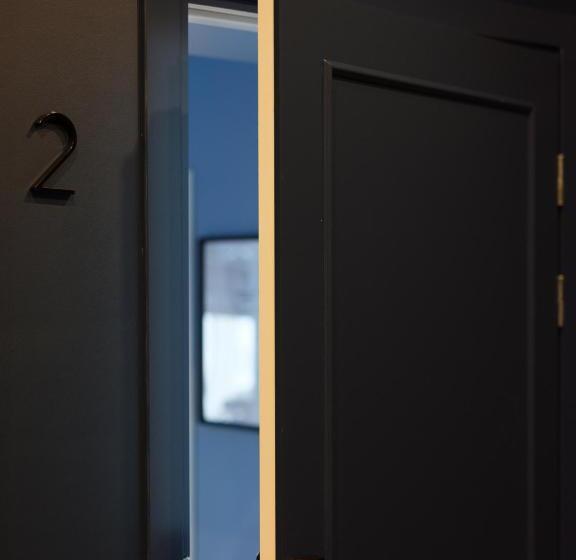 استودیوی استاندارد, Miro Rooms Center   Quiet Chic, Self Check In