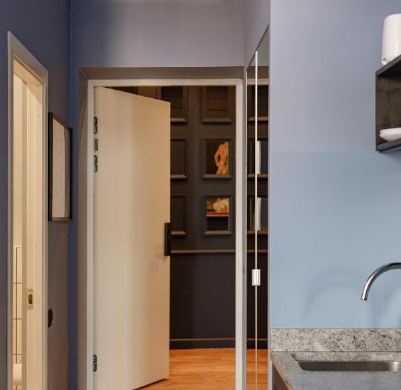 استودیوی استاندارد, Miro Rooms Center   Quiet Chic, Self Check In