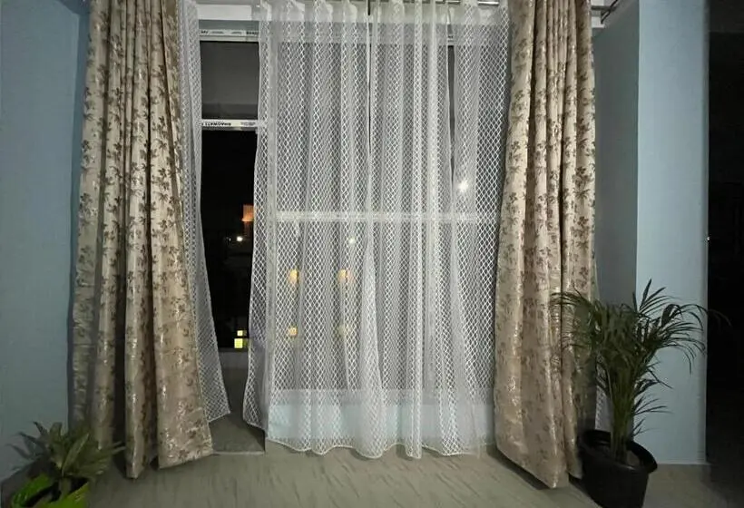 バルコニー付き１ベッドルームアパートメント, Beltola Serenity Homestay