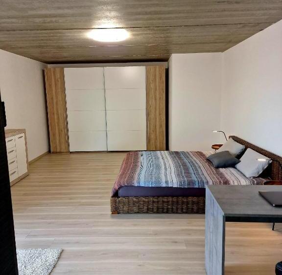 סוויטה משפחתית, La Perla