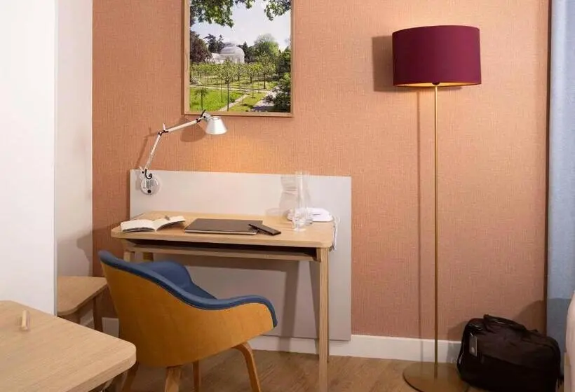 Superior studio with balcony, Aparthotel Adagio Paris Boulogne