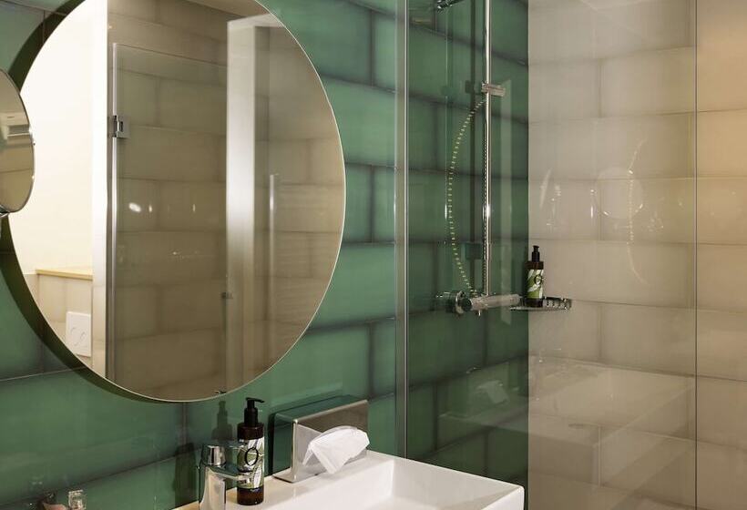 Superior studio with balcony, Aparthotel Adagio Paris Boulogne