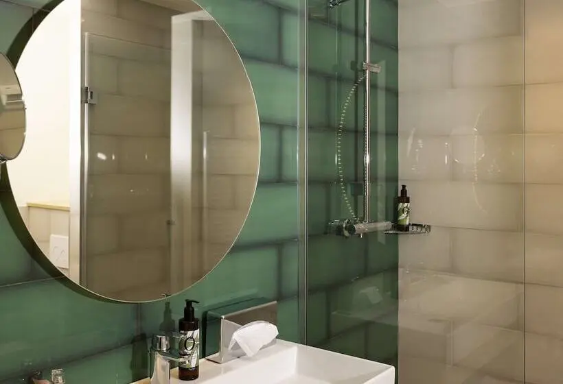 Superior studio with balcony, Aparthotel Adagio Paris Boulogne