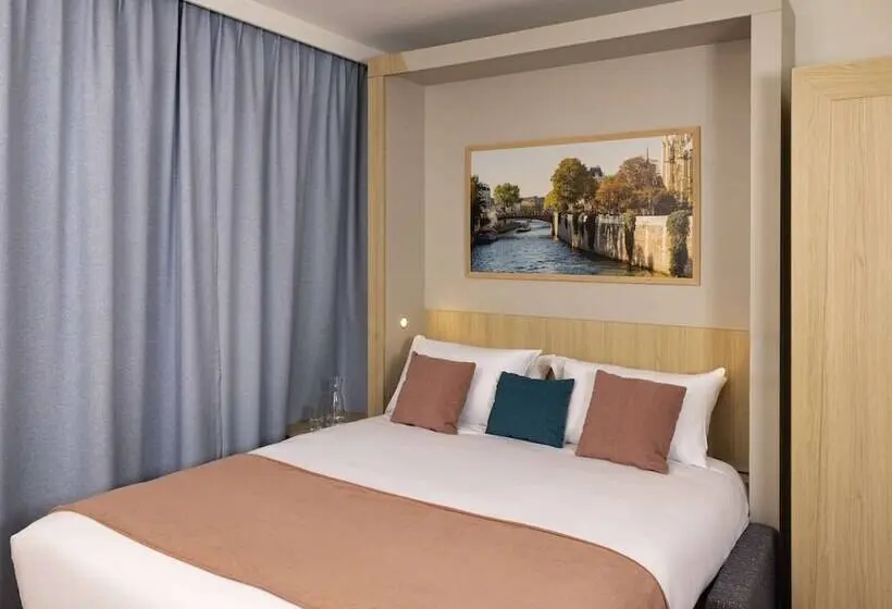 Superior studio with balcony, Aparthotel Adagio Paris Boulogne