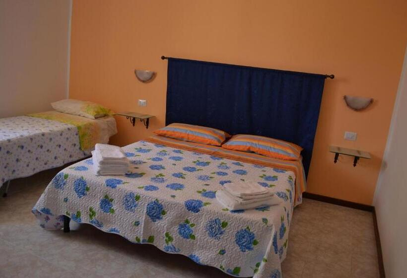 اتاق استاندارد سه نفره, Antico Borgo
