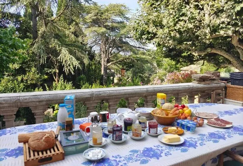 スタンダードルーム, Rue Du Château à Cabrières D Avignon