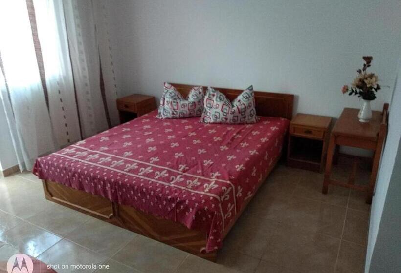 اتاق استاندارد چهارنفره با بالکن, Casa Din Gradina