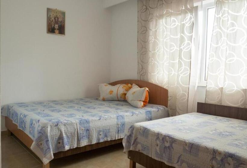 اتاق استاندارد چهار تخته, Casa Din Gradina