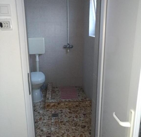 اتاق استاندارد چهار تخته, Casa Din Gradina