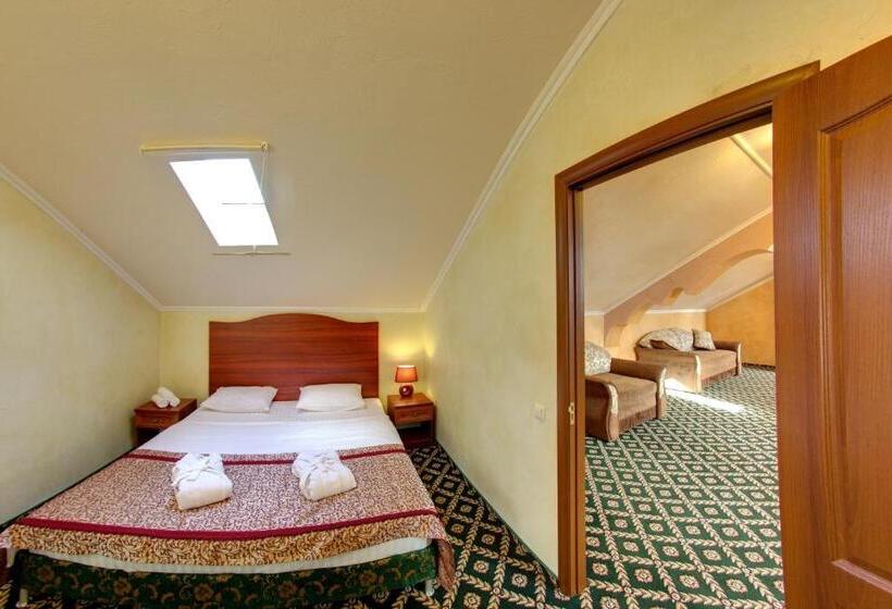 اتاق خانوادگی, Gagra Georgian House