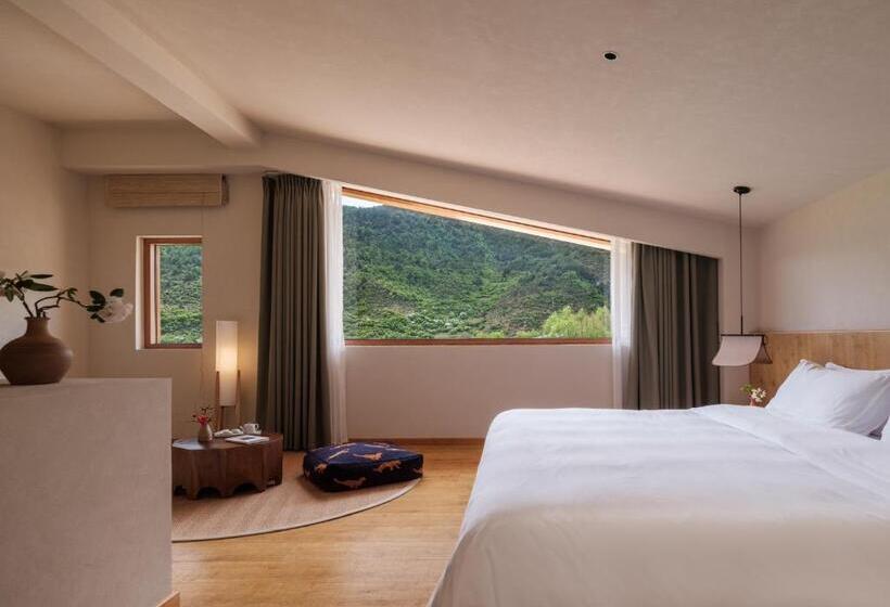 Номер Премиум, Linden Centre Naada