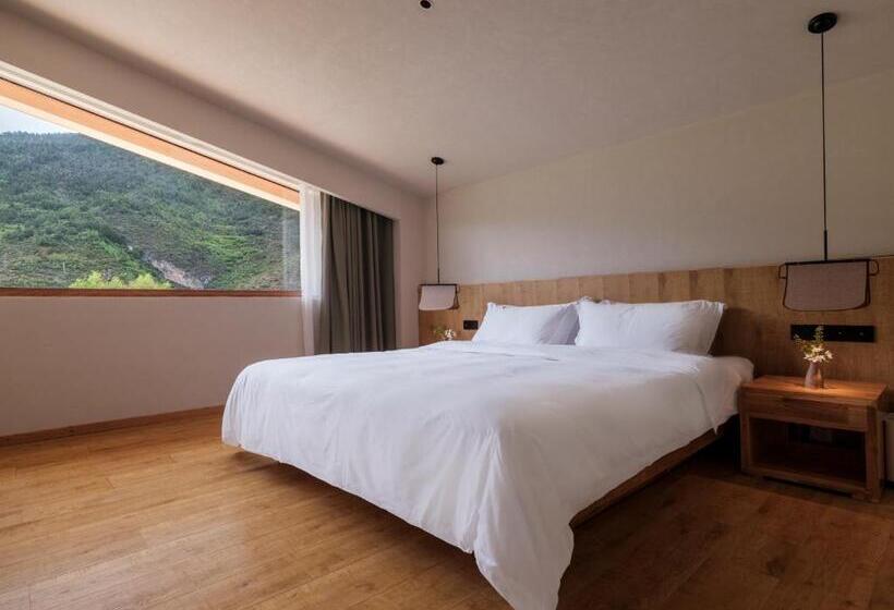 Номер Премиум, Linden Centre Naada