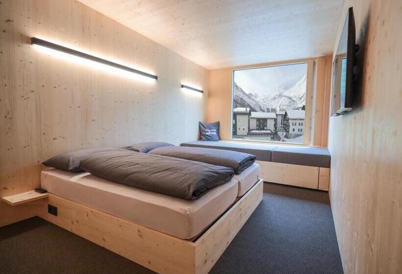 Номер Стандарт Трехместный, Revier Mountain Lodge Saas Fee