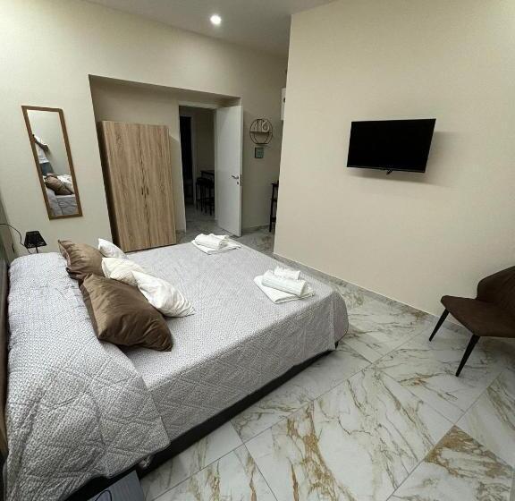 اتاق استاندارد, Little B&b