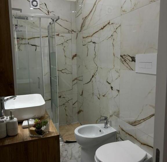 اتاق استاندارد, Little B&b