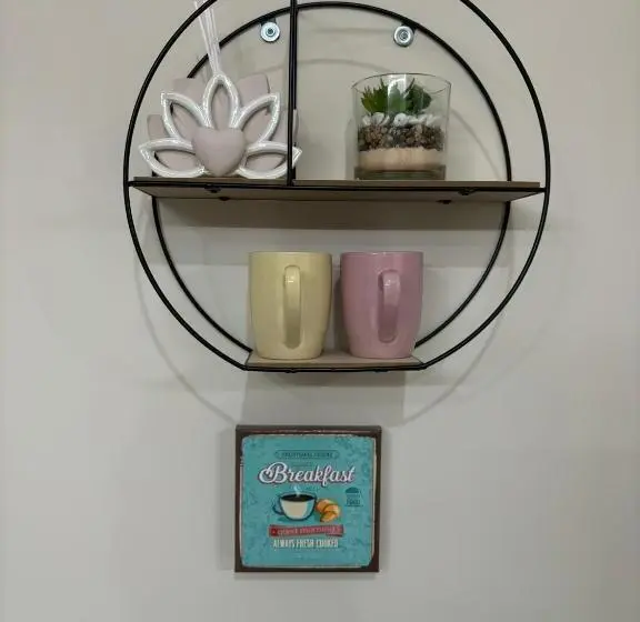 اتاق خانوادگی, Little B&b
