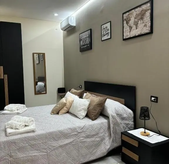 اتاق خانوادگی, Little B&b