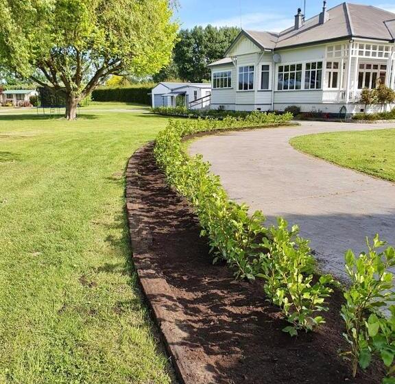 וילת חדר שינה 1, נוף לגינה, The Clive Hideaway