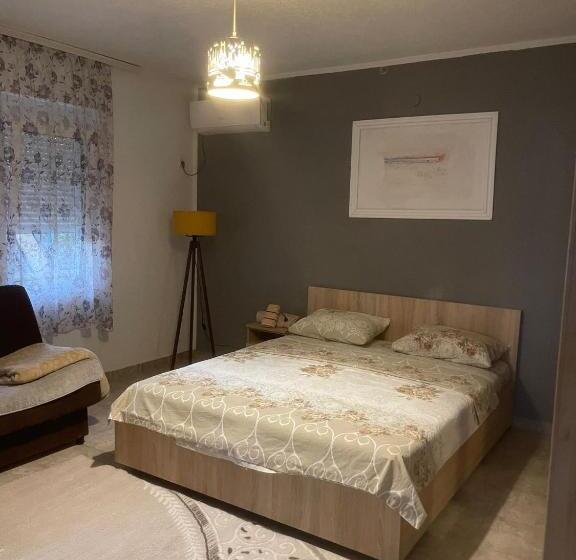 اتاق استاندارد, Apartmani Izo L
