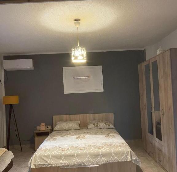 اتاق استاندارد, Apartmani Izo L