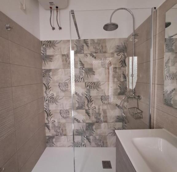 غرفة قياسية رباعية, Da Isa