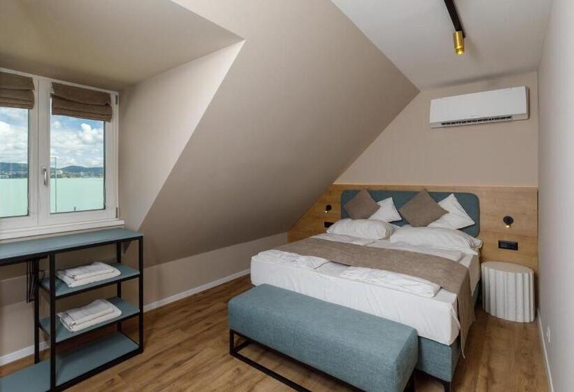 اتاق خانوادگی, Lepke Apartmanház és étterem