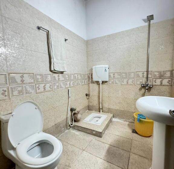 استودیو خانوادگی, Millat Guest House G9 4