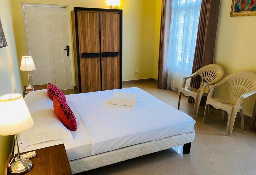 غرفة قياسية, Villa Glorious