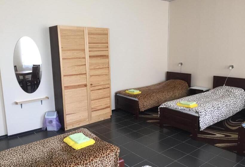 Family Room, Yasmina Hostel