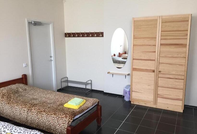 Family Room, Yasmina Hostel