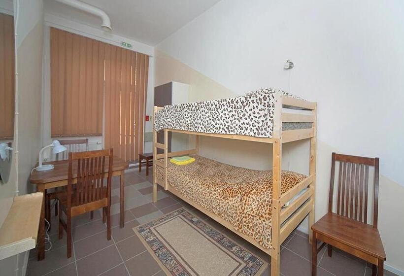 Habitació Quàdruple Estàndard, Yasmina Hostel