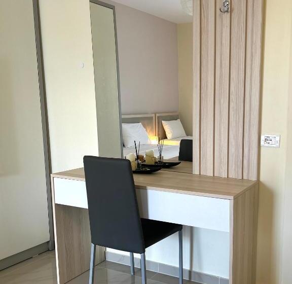 اتاق سوپریور سه تخته, Elizabeth Apartments Himare