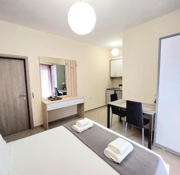 اتاق سوپریور, Elizabeth Apartments Himare