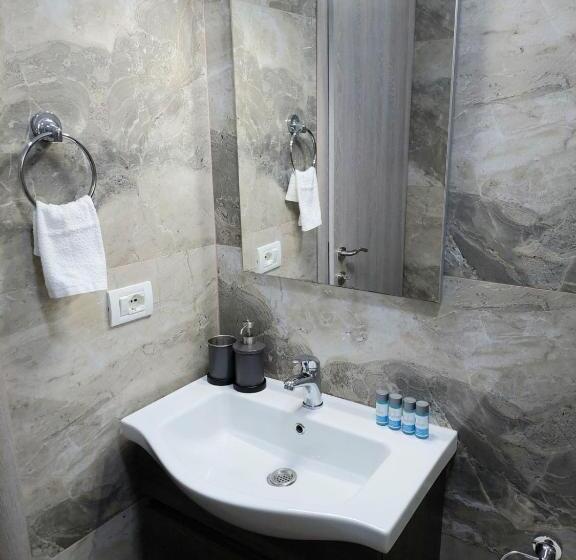 اتاق سوپریور, Elizabeth Apartments Himare