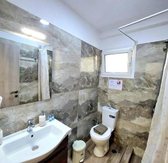 اتاق سوپریور, Elizabeth Apartments Himare