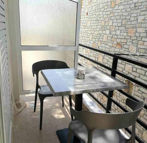اتاق کلاسیک چهارنفره, Elizabeth Apartments Himare