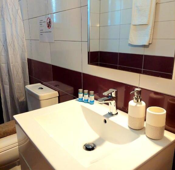 اتاق کلاسیک چهارنفره, Elizabeth Apartments Himare
