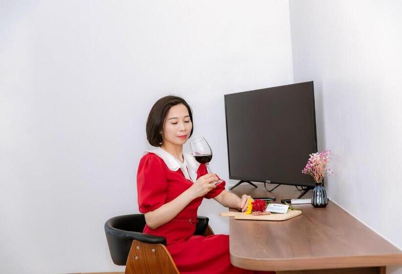 اتاق استاندارد با بالکن, Khách Sạn Aquariusgarden Vân Long Ninh Bình