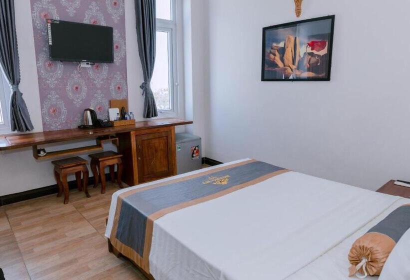 استودیوی استاندارد, Khách Sạn Phú Yên