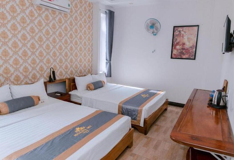 استودیو خانوادگی, Khách Sạn Phú Yên