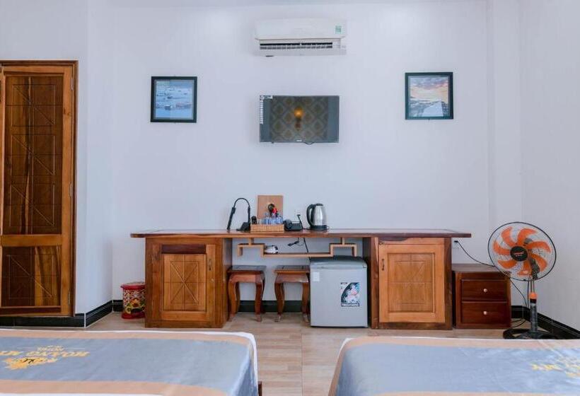 استودیو خانوادگی, Khách Sạn Phú Yên