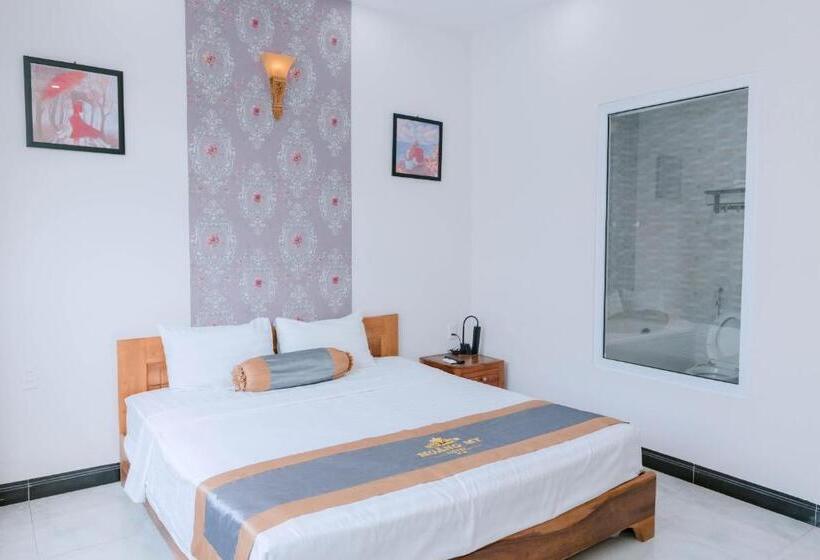 سوییت, Khách Sạn Phú Yên